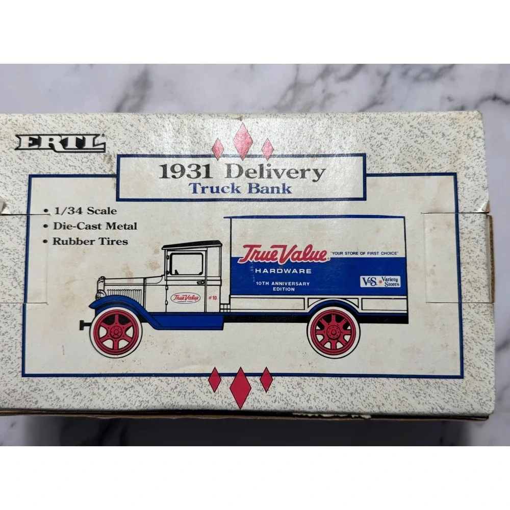 ERTL 1931 Hawkeye True Value Delivery Truck Bank + key 1:34 10th Anniversary